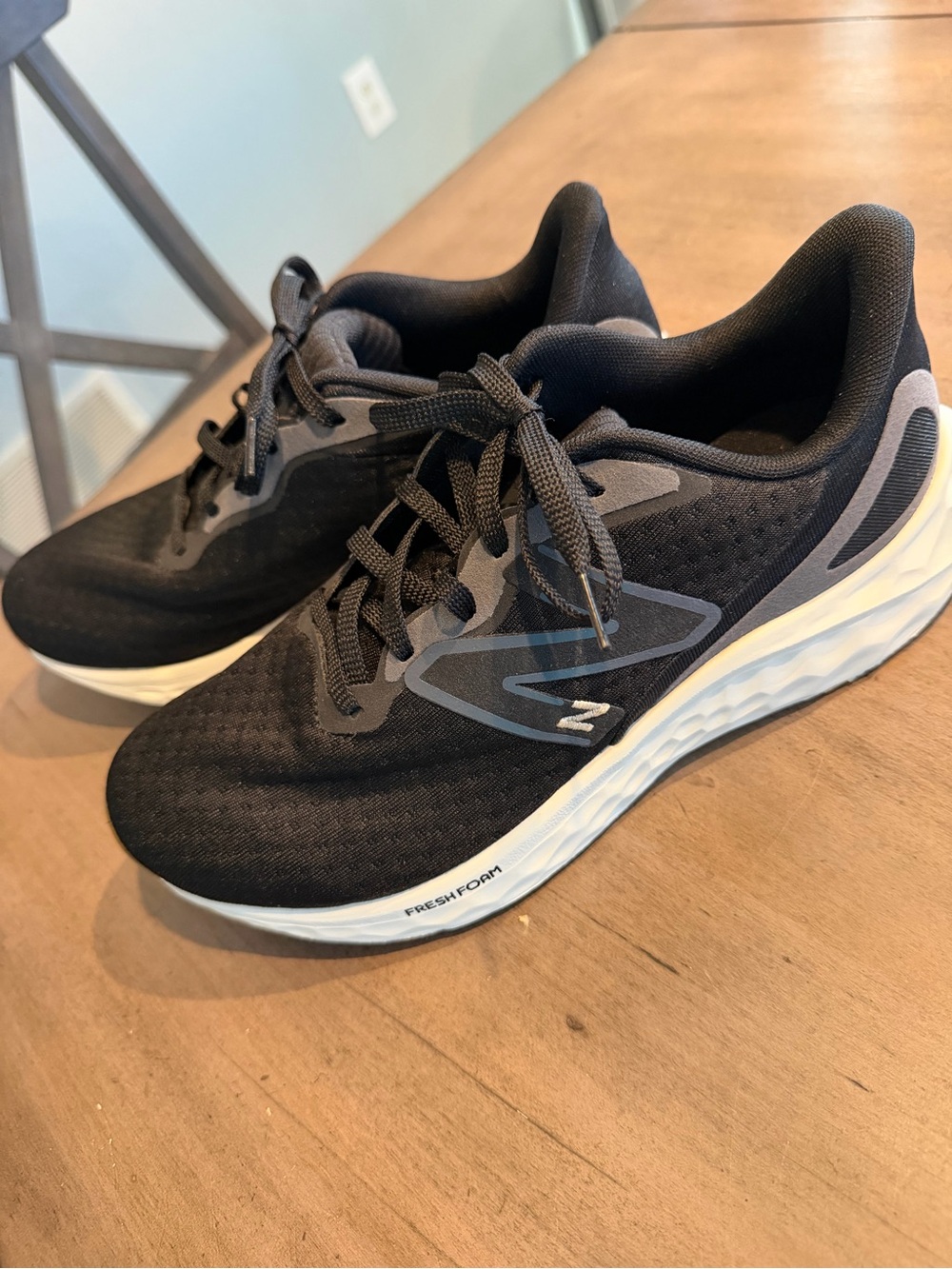New Balance Black & Gray Athletic Sneakers Mens 8 Womens 9.5